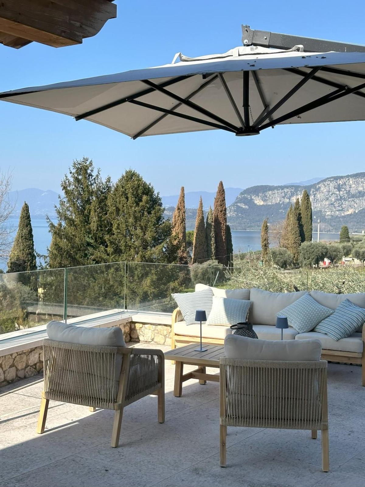 Breathtaking In Pool & Garden Villa *